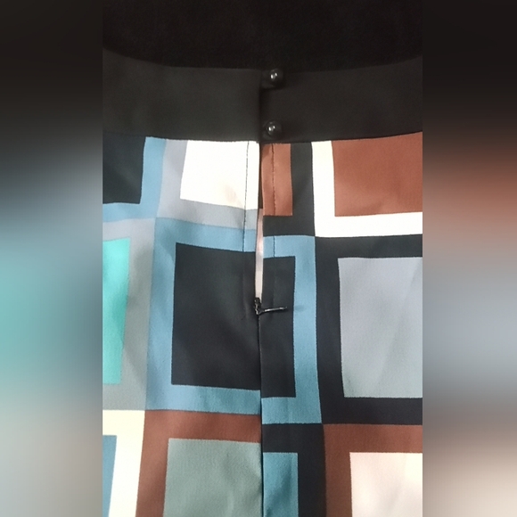 Connected Apparel Geometric Print Sleeveless Dress - Picture 3 of 6